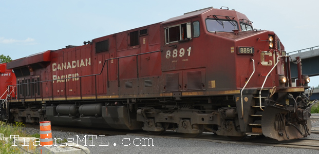 Locomotive CP8891 right side / coté droit